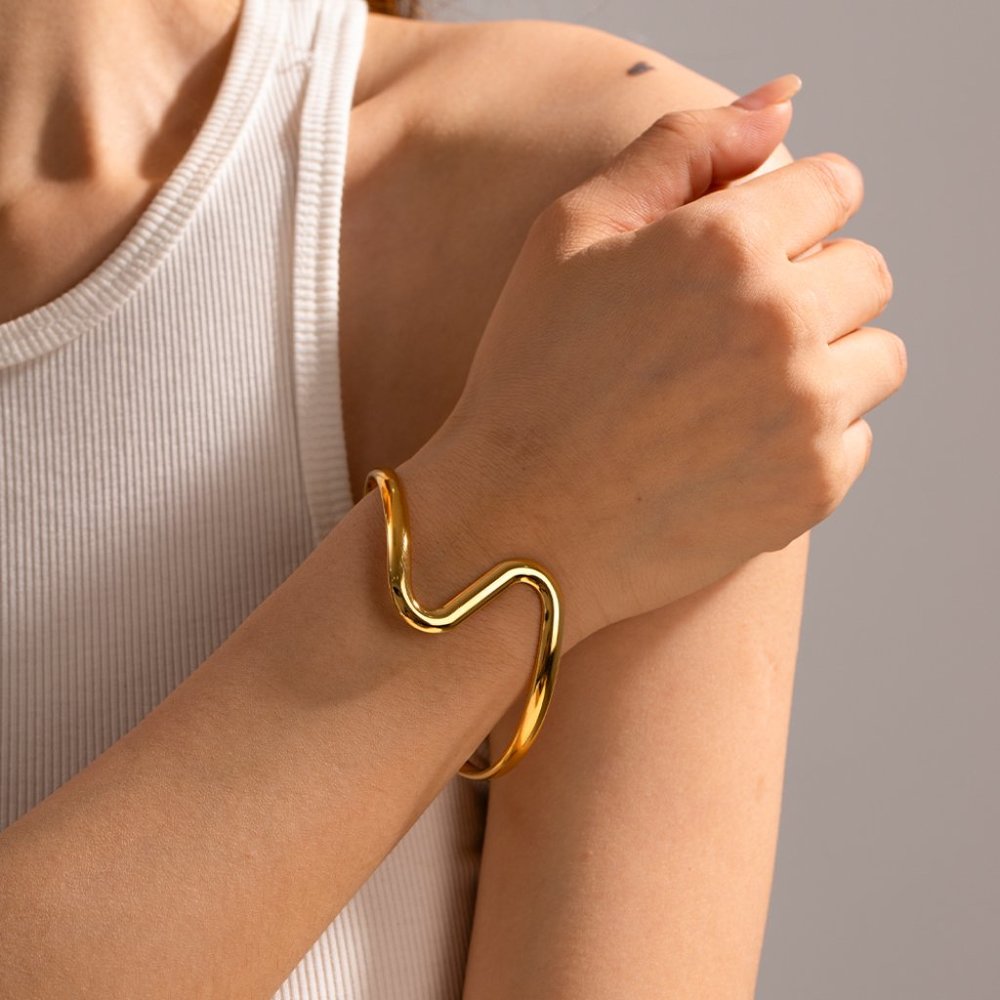 Vintage Style 18K Gold Plated Bangle Bracelet Irregular Stainless Steel